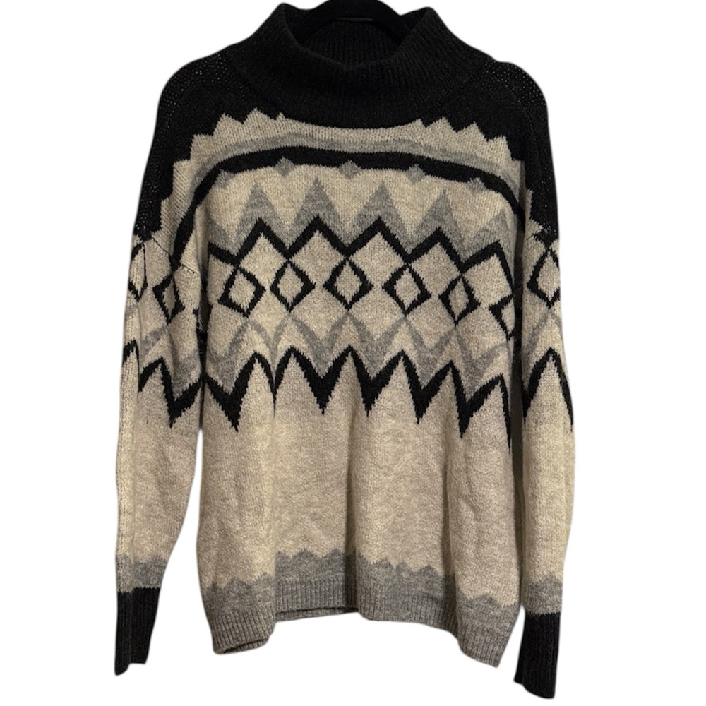 ☀️ Maurices Black, Grey, and Cream Patterned Mock Neck Sweater